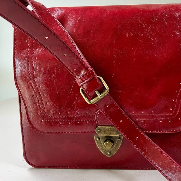 Mossimo Supply, Burgundy Crossbody, faux leather Bag with adjustable strap. NWT - Picture 9 of 12